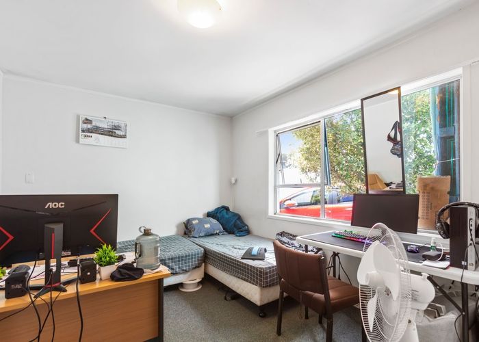  at 9A Pinedale Place, Henderson, Waitakere City, Auckland