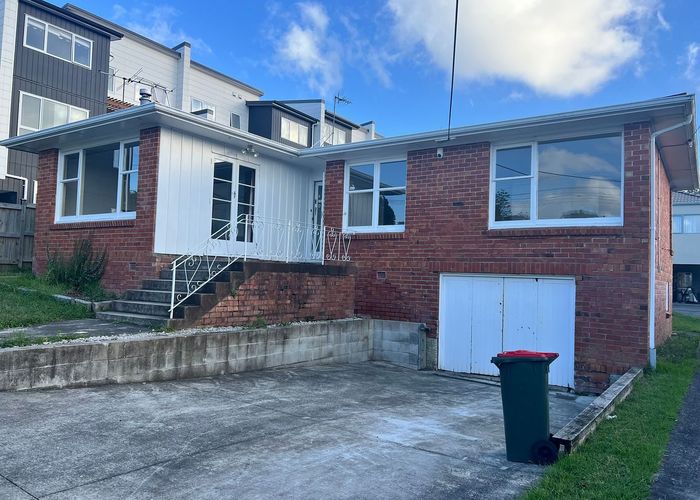  at 3A Deuxberry Avenue, Northcote, North Shore City, Auckland