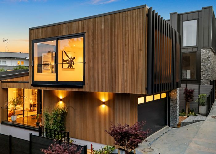  at 2/8 Westwood Terrace, Saint Marys Bay, Auckland City, Auckland