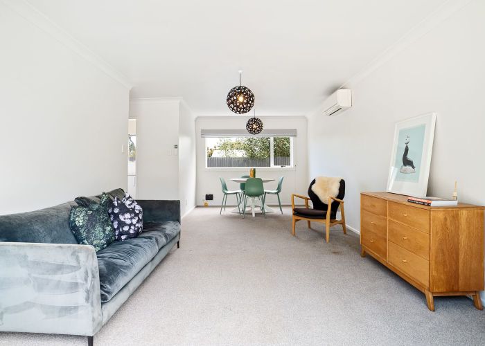  at 2/41 Bowhill Road, New Brighton, Christchurch