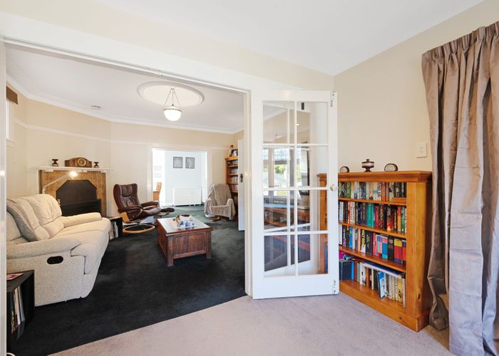  at 21 Burrows Avenue, Karori, Wellington