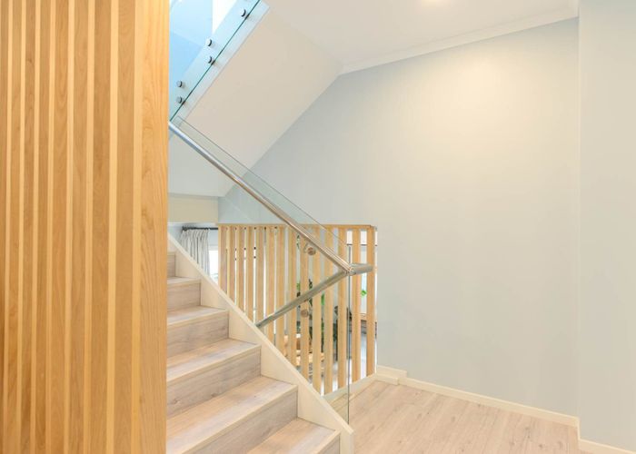  at 33d Wairau Road, Forrest Hill, North Shore City, Auckland