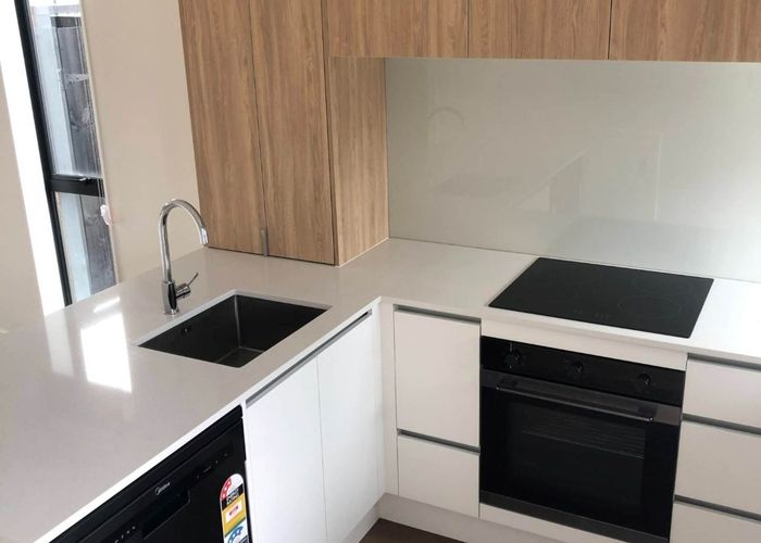  at 2/478 West Coast Road, Glen Eden, Waitakere City, Auckland