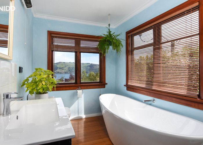  at 28 Athol Place, Ravensbourne, Dunedin