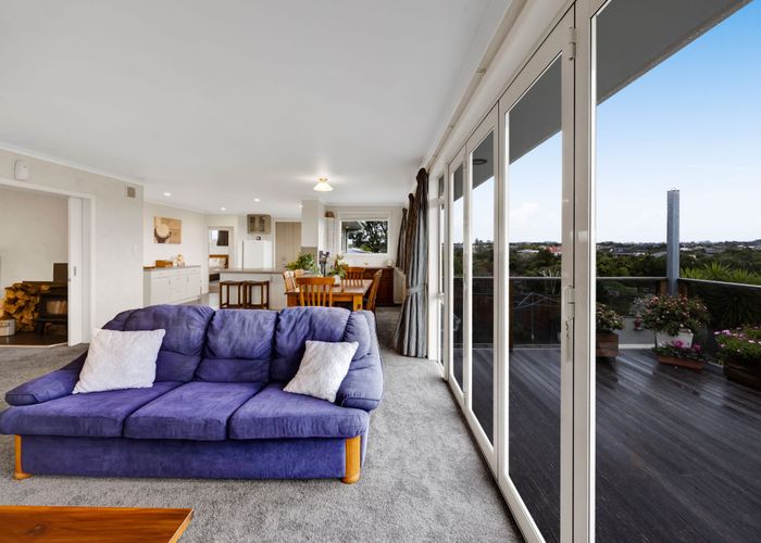  at 21 Longview Drive, Merrilands, New Plymouth, Taranaki