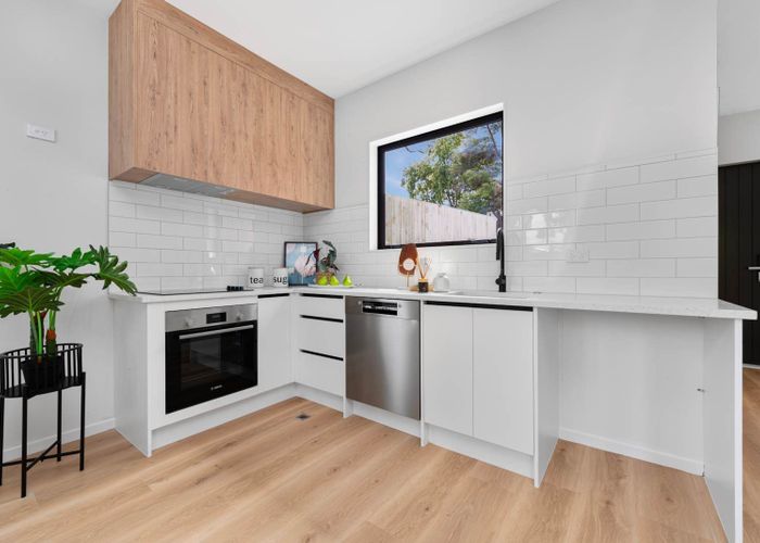  at Lot 10, 18 Dellwood Avenue, Henderson, Waitakere City, Auckland