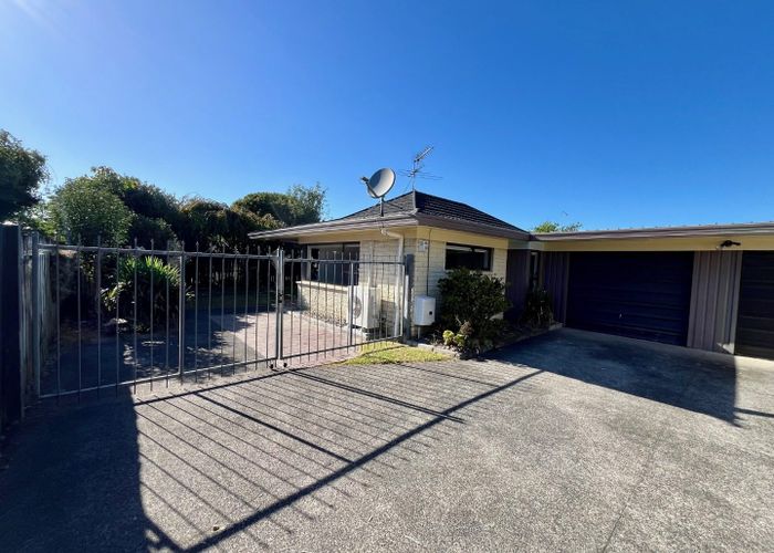  at 2/24 Beaumaris Way, Conifer Grove, Takanini