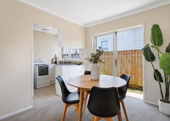  at 2/13 King Edwards Avenue, Epsom, Auckland City, Auckland