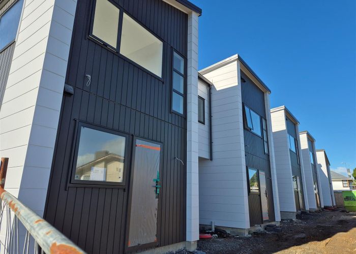  at 43 Friesian Drive, Mangere, Manukau City, Auckland