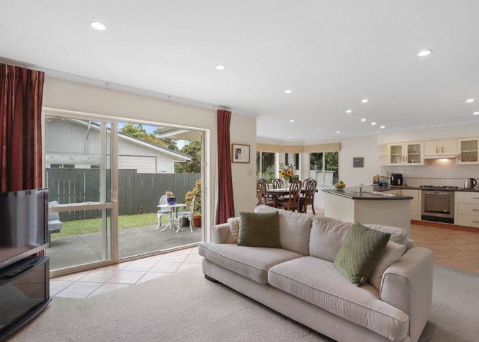  at 10 Greenwoods Close, Titirangi, Waitakere City, Auckland