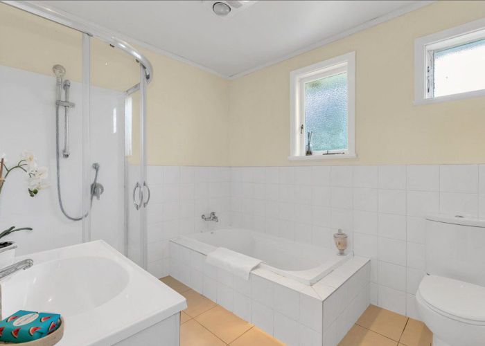  at 101 Glengarry Road, Glen Eden, Auckland