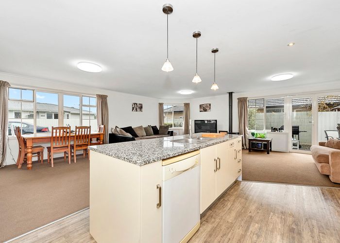  at 8A Bruce Avenue, Glenview, Hamilton