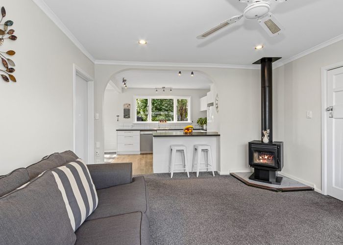  at 215 Breezes Road, Aranui, Christchurch City, Canterbury