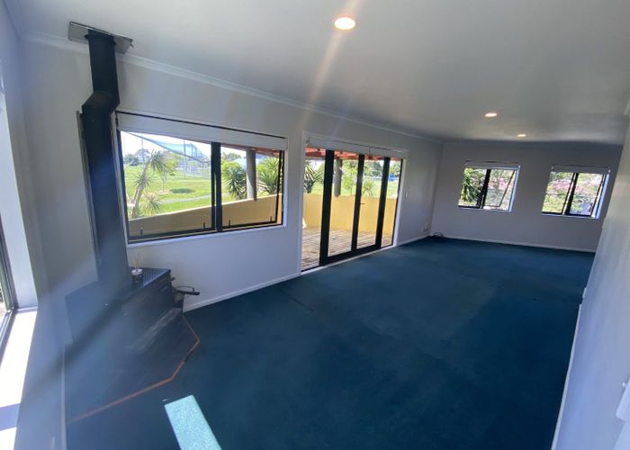  at 33 Vanguard Road, Kelston, Waitakere City, Auckland