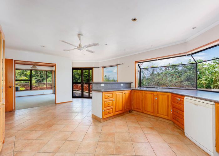  at 555B East Coast Road, Browns Bay, North Shore City, Auckland