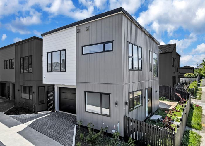  at Papatoetoe, Manukau City, Auckland