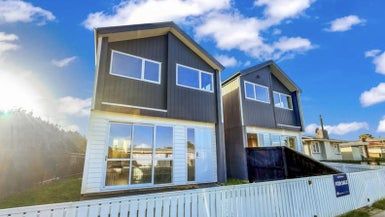  at 1/2 Chaucer Place, Blockhouse Bay, Auckland