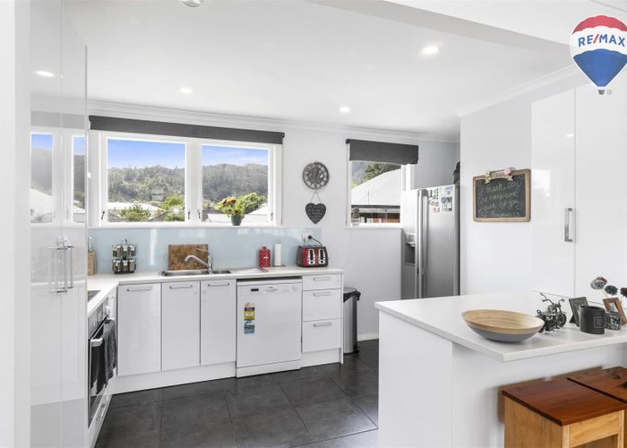  at 18 Delaney Drive, Stokes Valley, Lower Hutt