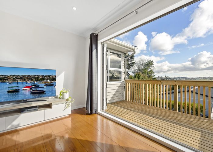  at 1/266 Forrest Hill Road, Forrest Hill, Auckland