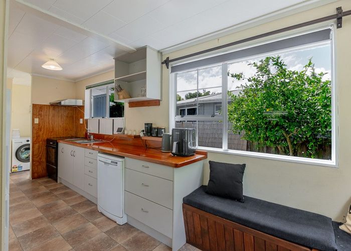  at 218 Main Road South, Raumati South, Kapiti Coast, Wellington