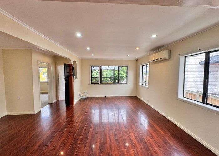  at New Lynn, Waitakere City, Auckland