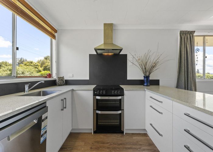  at 11 Besley Place, Acacia Bay, Taupo