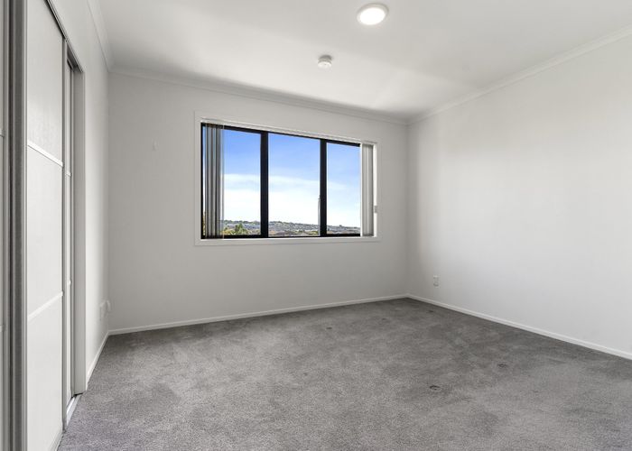  at 9/130 Stancombe Road, Flat Bush, Auckland