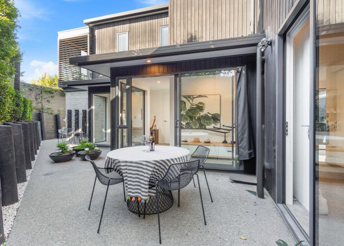  at 352D Beach Road, Mairangi Bay, Auckland