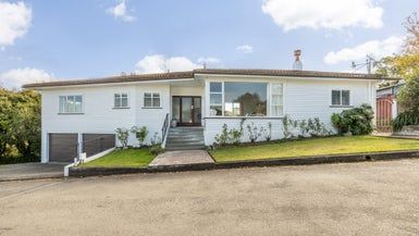  at 4 Delhi Road, Hospital Hill, Napier