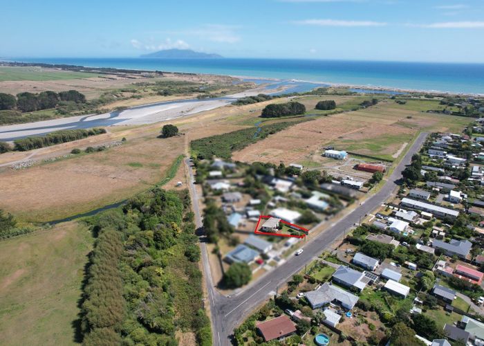  at 39 Kiharoa Street, Otaki Beach, Otaki