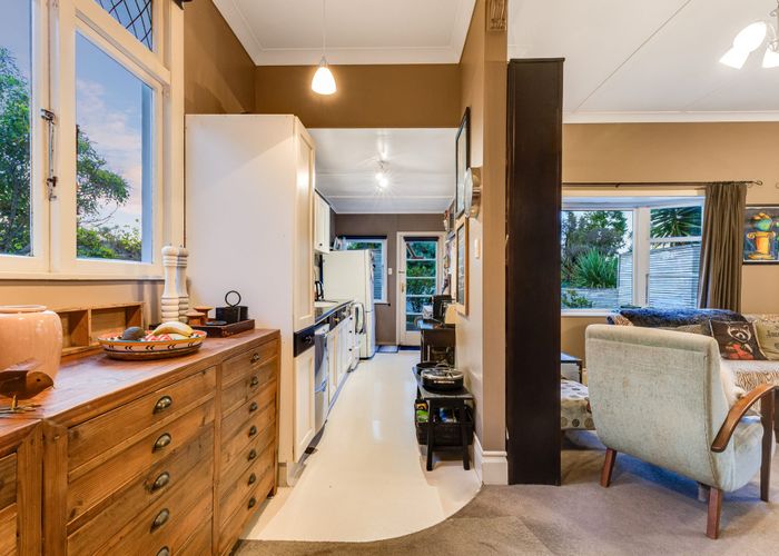 at 21 Paremata Crescent, Paremata, Porirua