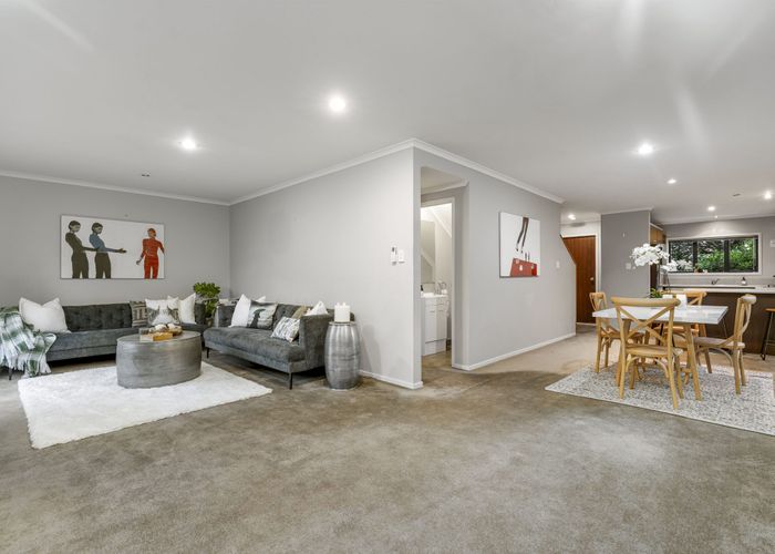  at 6 Vicente Place, Albany, North Shore City, Auckland