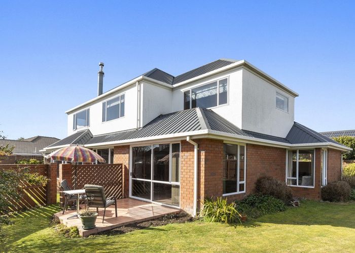  at 18 Huntingdon Place, Avonhead, Christchurch City, Canterbury