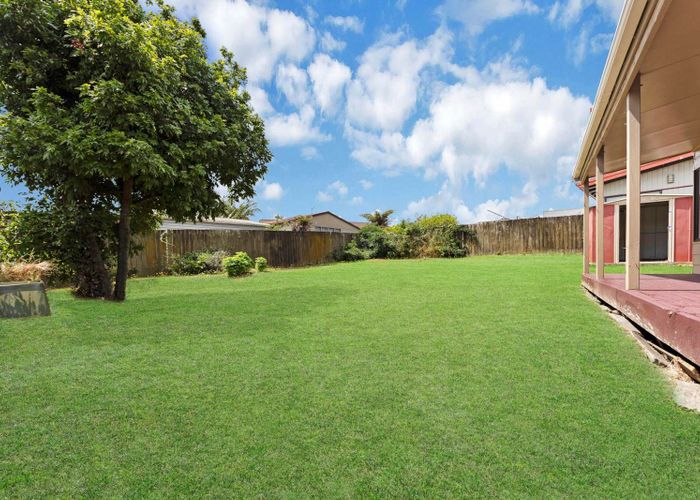  at 18 Greenstone Place, Clover Park, Auckland
