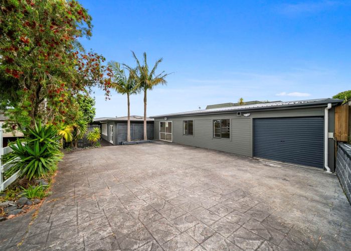  at 2/349 Glenfield Road, Glenfield, North Shore City, Auckland