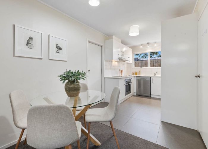  at Unit 2/34 Ballater Place, Highland Park, Manukau City, Auckland