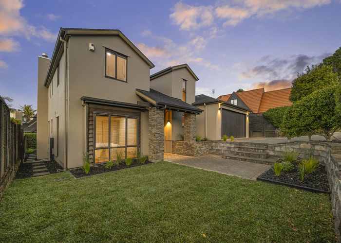  at 2/86 Vale Road, St Heliers, Auckland