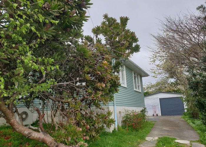  at 5 Cumberland Grove, Cannons Creek, Porirua