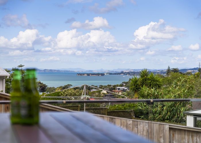  at 135 Bleakhouse Road, Mellons Bay, Manukau City, Auckland