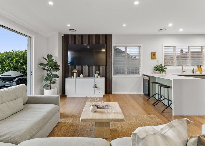  at 4 Radnor Road, Mount Roskill, Auckland