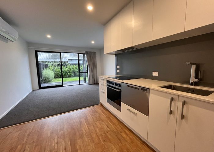  at 2/98 Proctor Street, Papanui, Christchurch City, Canterbury