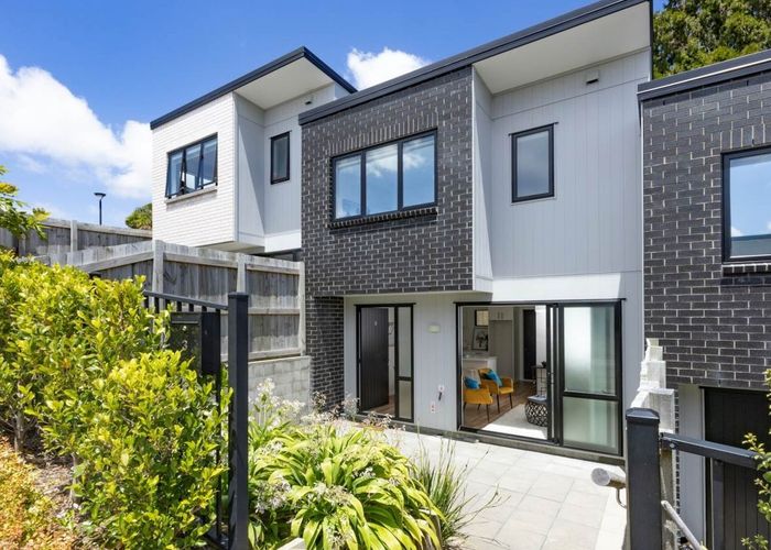  at 3 Tokai Place, Glen Eden, Auckland