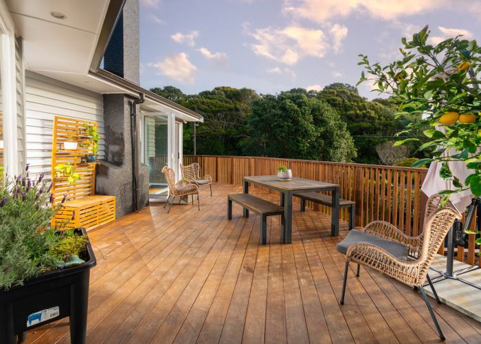  at 24 Mahoe Street, Tawa, Wellington