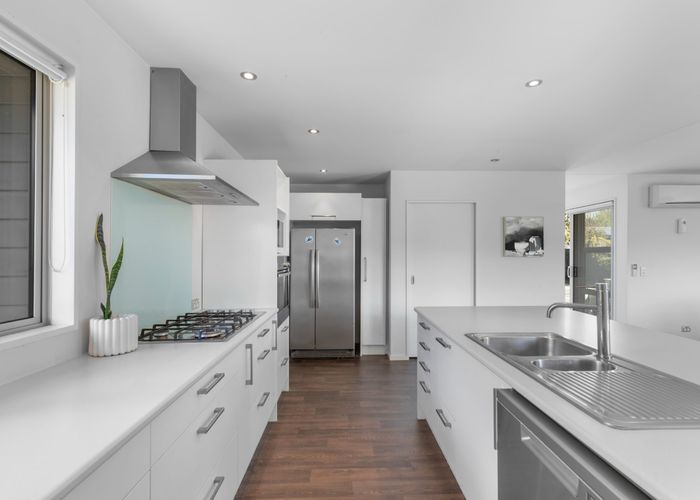  at 5 Nerin Square, Lake Hayes, Queenstown