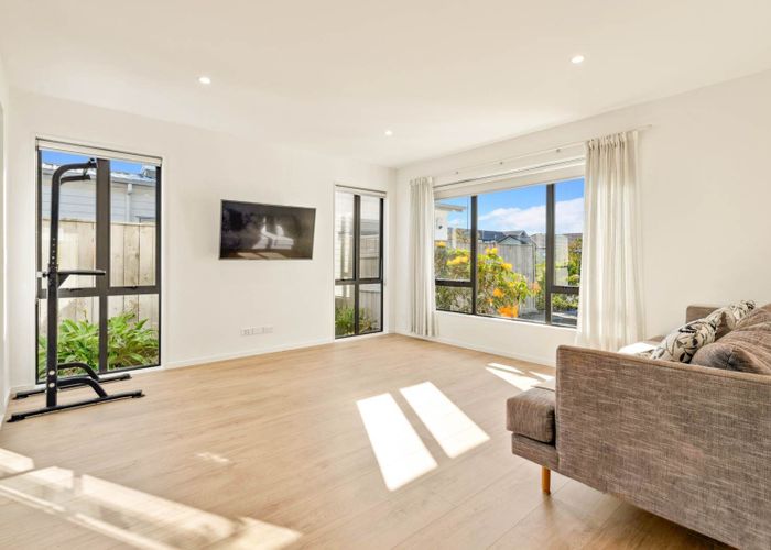  at 49 Nganui Avenue, Takanini, Auckland