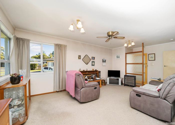  at 37 Daytona Road, Henderson, Waitakere City, Auckland