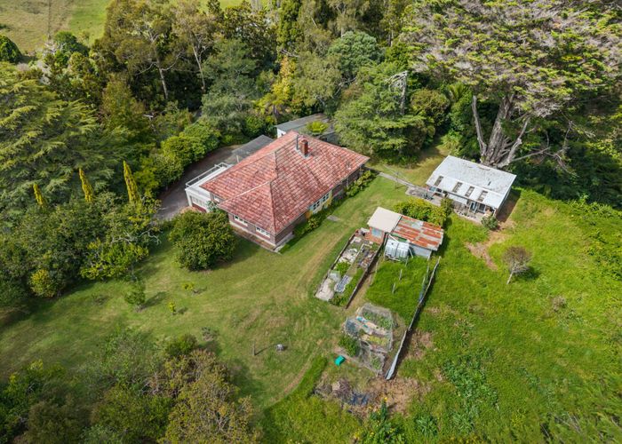  at 14 Vineyard Road, Henderson Valley, Waitakere City, Auckland