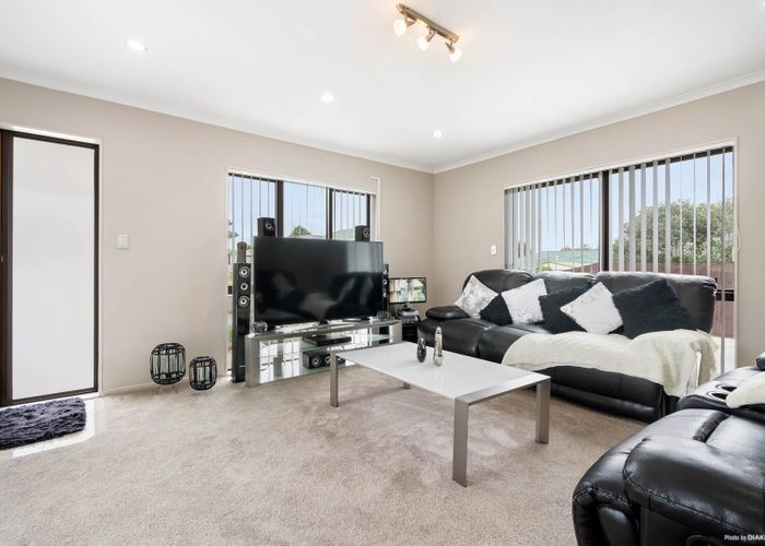  at 10 Hayward Road, Papatoetoe, Auckland