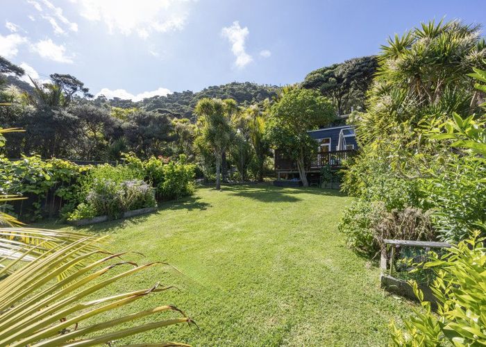  at 125 Seaview Road, Piha, Piha