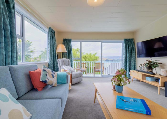  at 25 Oak Avenue, Paremata, Porirua